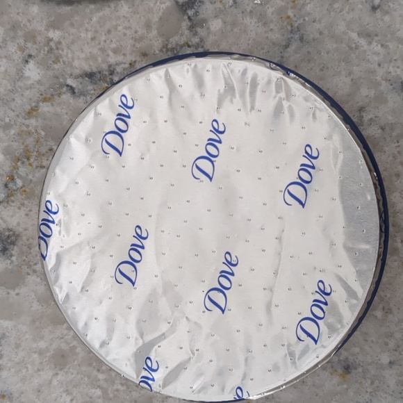 FWP New and unopened Dove Nourishing Body Care - Picture 2 of 6